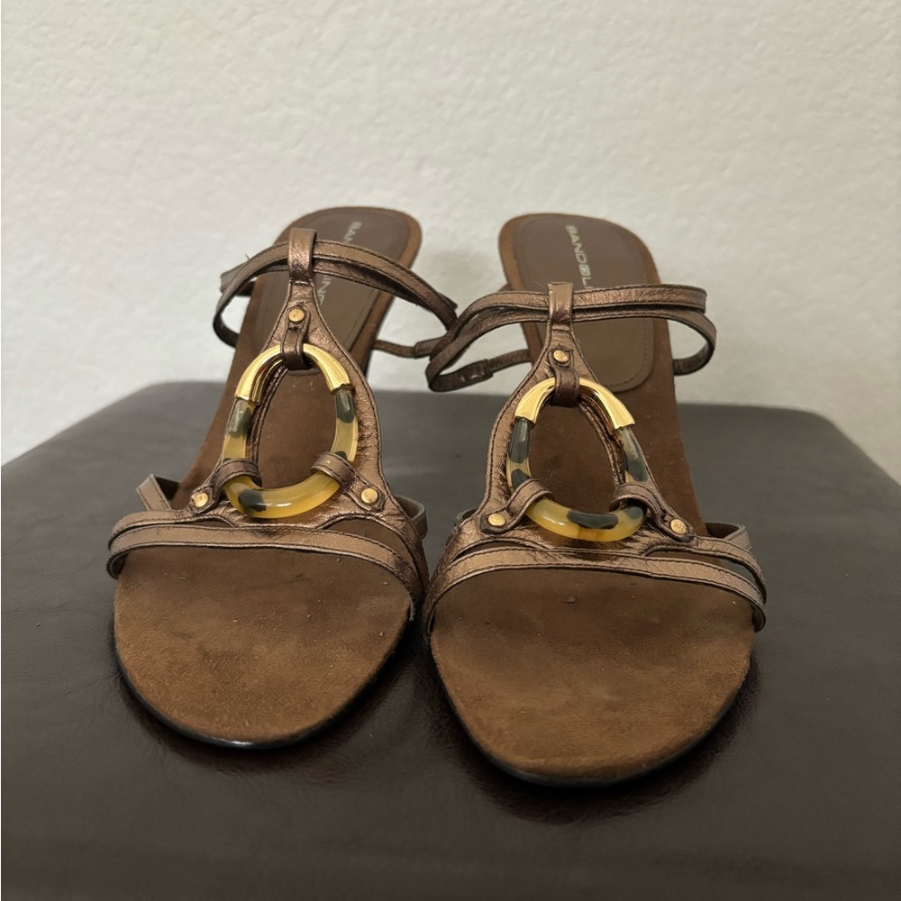 Heels - Picture 3 of 3